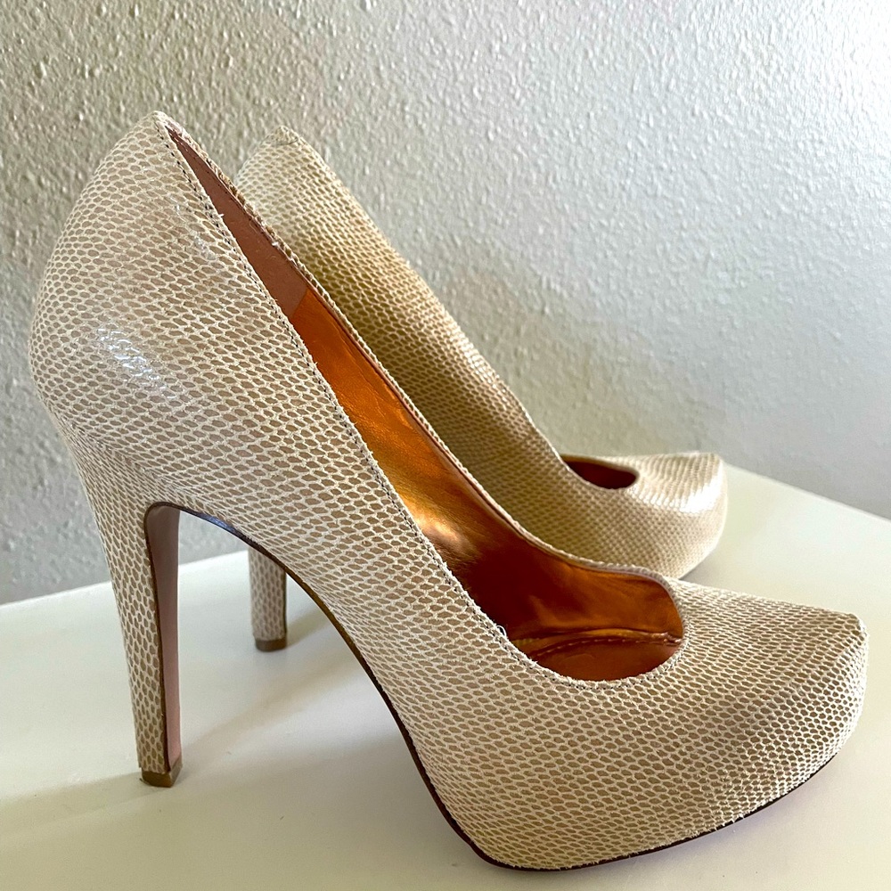 BCBGeneration heels, great condition - nude platform